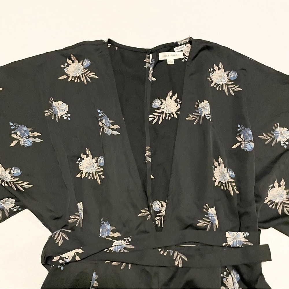 Honey Punch Black Floral Romper Kimono Tie Waist Size Large Juniors - Picture 2 of 16